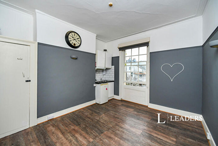 Studio To Rent In Brunswick Road, Hove, East Sussex, BN3