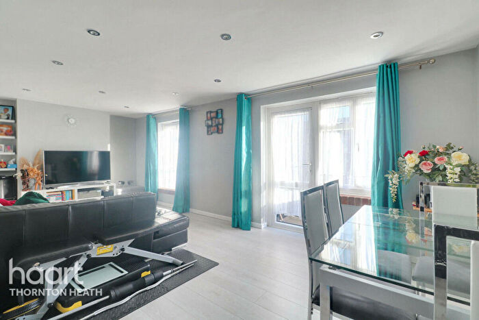 2 Bedroom Flat For Sale In Livingstone Road, Thornton Heath, CR7