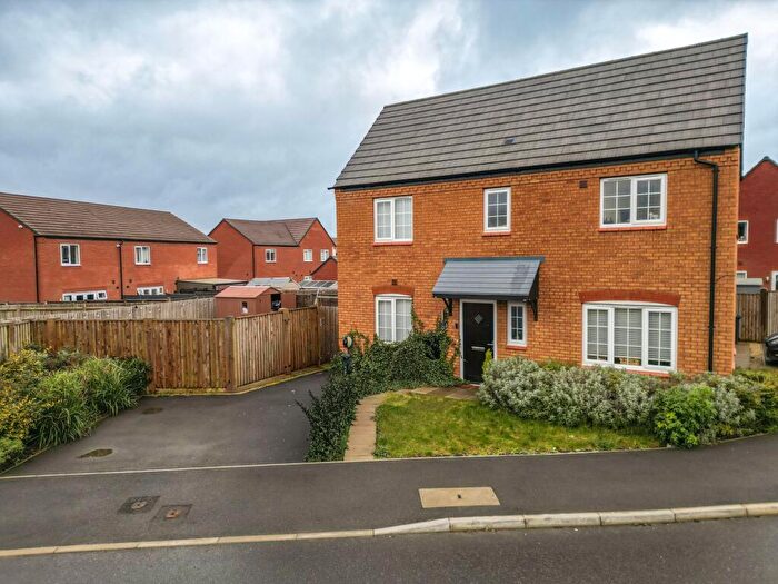 3 Bedroom Semi Detached House For Sale In St. Oggs Way, Nuneaton, CV11