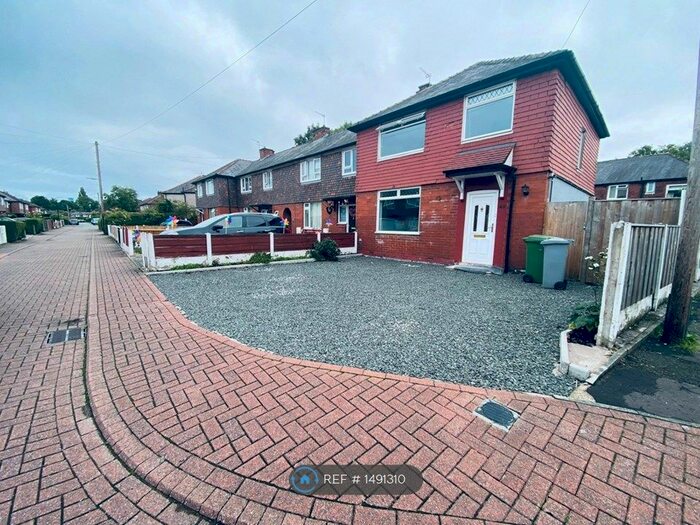 3 Bedroom Terraced House To Rent In Kings Lane, Stretford, Manchester, M32