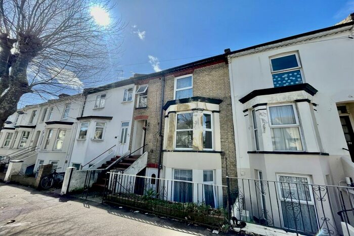 1 Bedroom Flat To Rent In Hartington Road, SS1