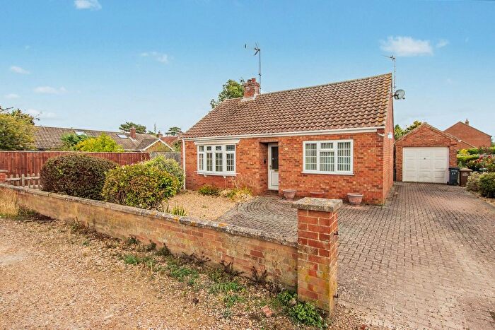 2 Bedroom Detached Bungalow For Sale In Kenwood Road, Heacham, PE31