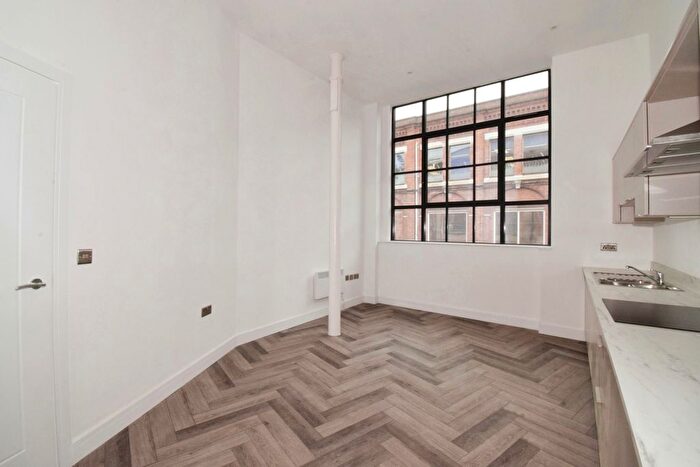 1 Bedroom Flat For Sale In Canal Street, Wigston, Leicestershire, LE18