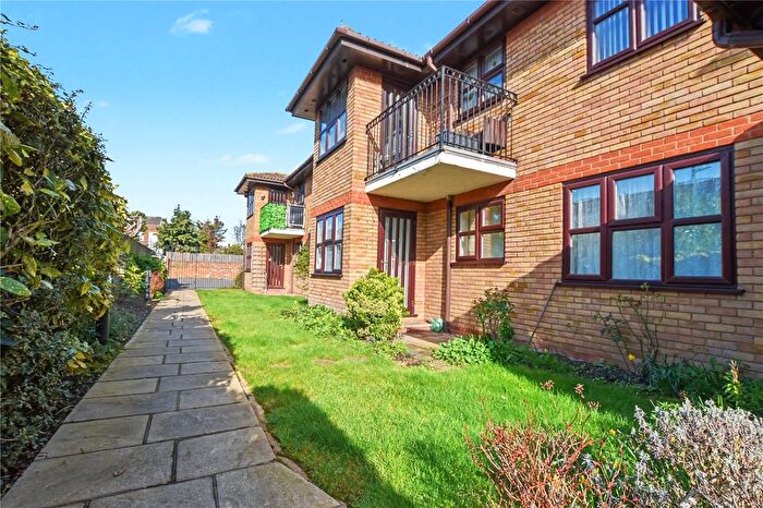 1 Bedroom Flat For Sale In Crook Log, Bexleyheath, DA6