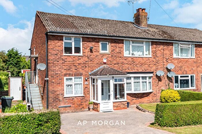2 Bedroom Maisonette For Sale In Waverley Crescent, Romsley, Worcestershire, Worcestershire, B62