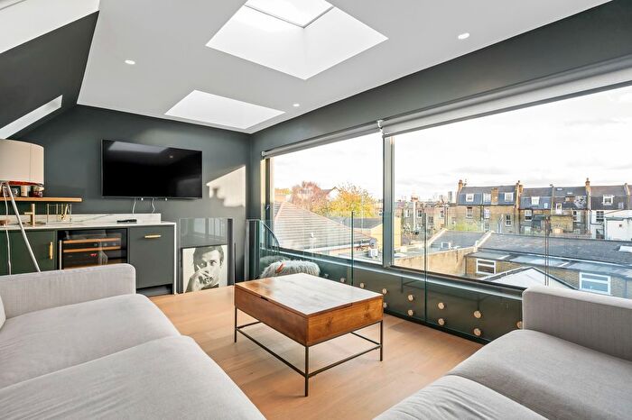 3 Bedroom Property To Rent In Padbury Court, St Leonard Shoreditch, E2