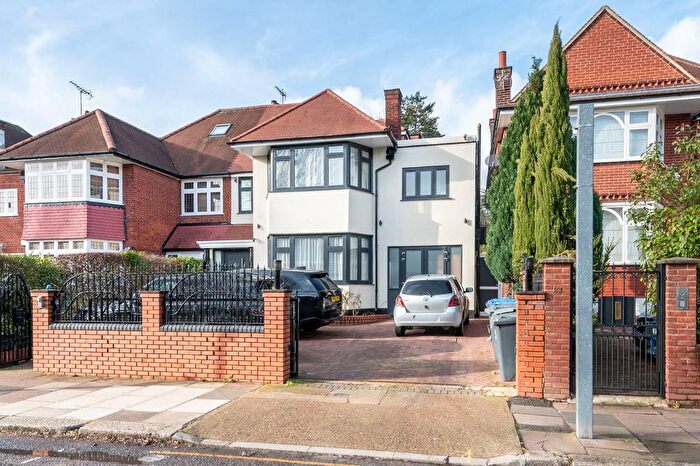 7 Bedroom Property For Sale In Brondesbury, Brondesbury, London, NW6