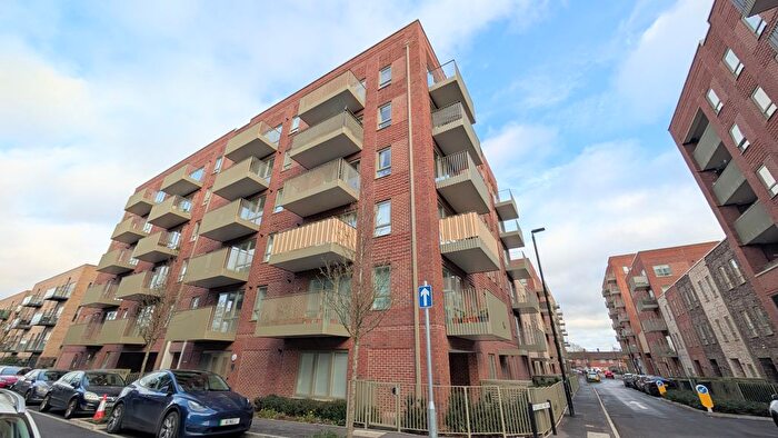2 Bedroom Flat To Rent In Bridlington Road, Watford, WD19