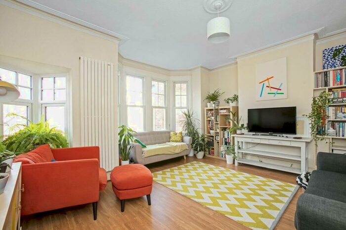 2 Bedroom Apartment To Rent In Lancaster Avenue, West Norwood, London, SE27