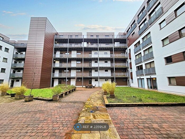 2 Bedroom Flat To Rent In Isaac Way, Manchester, M4