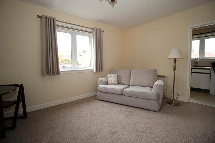 1 Bedroom Flat To Rent In Pipeland Road, St. Andrews, KY16