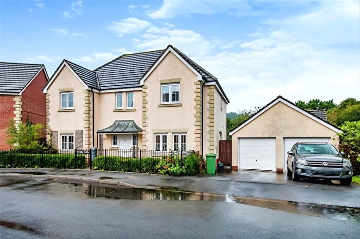 4 Bedroom House To Rent In Llwyn Yr Eos, Carmarthen, SA31