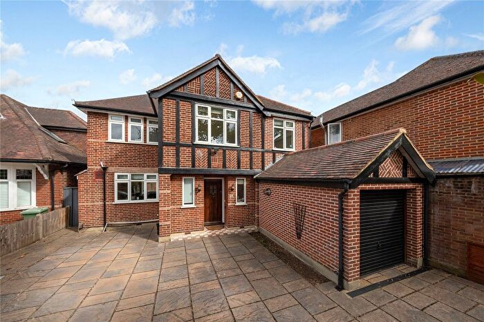 4 Bedroom Detached House For Sale In Cole Park Road, Twickenham, TW1