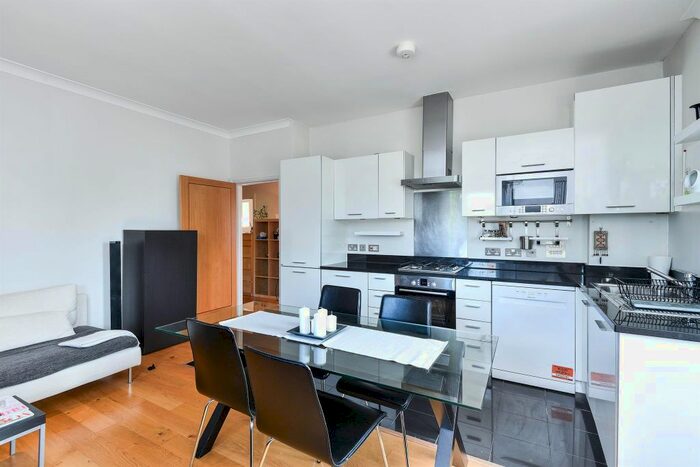 2 Bedroom Flat To Rent In Hillcrest Road, London, W5