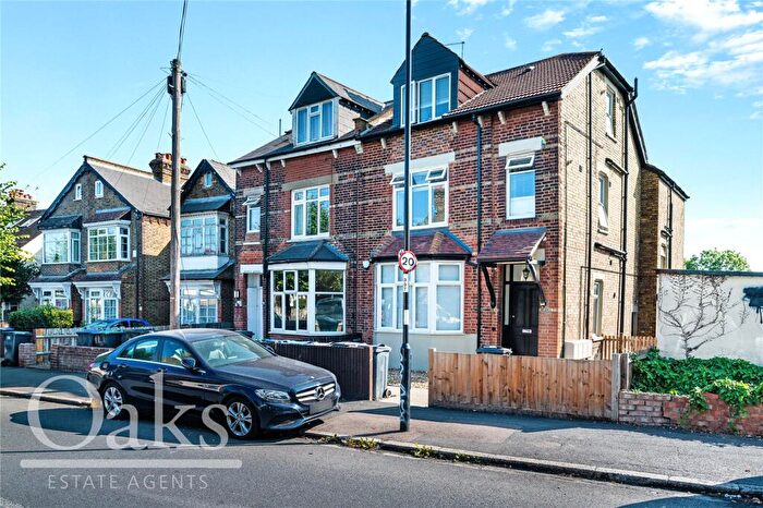 Apartment To Rent In Birchanger Road, South Norwood, SE25