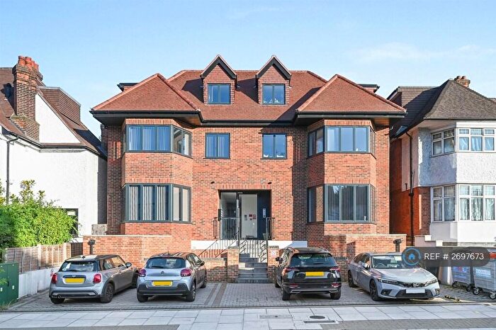 2 Bedroom Flat To Rent In Hoop Lane, London, NW11