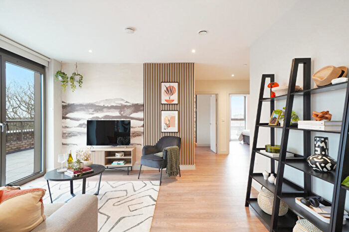 2 Bedroom Apartment To Rent In The Oakgate, KT22