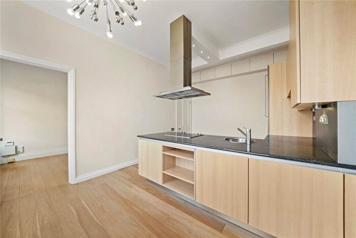 3 Bedroom Flat To Rent In Kidderpore Gardens, Hampstead, NW3