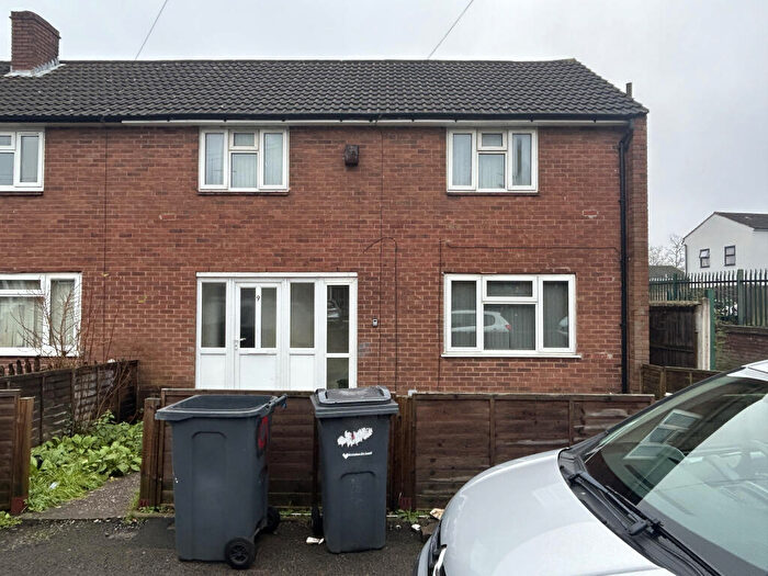 4 Bedroom End Of Terrace House For Sale In Rectory Grove, Birmingham, West Midlands, B18