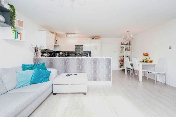 2 Bedroom Flat For Sale In Ferguson Grove, Cheshunt, Waltham Cross, EN8
