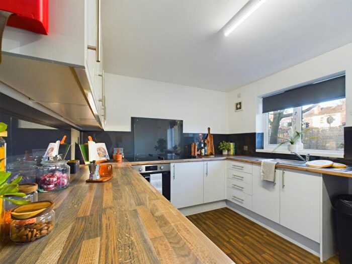 4 Bedroom House To Rent In Brookside, Derby, DE1