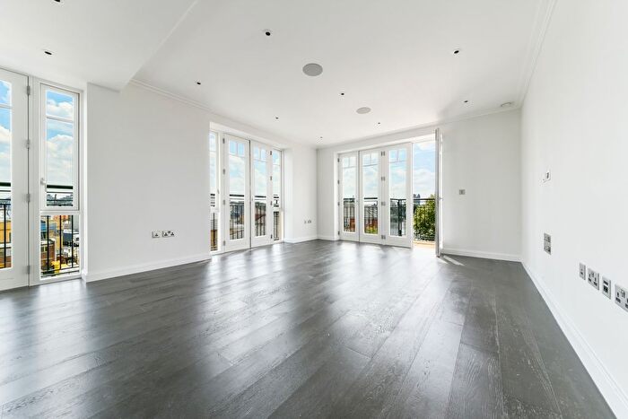 2 Bedroom Flat To Rent In Carnwath Road, Fulham, London, SW6