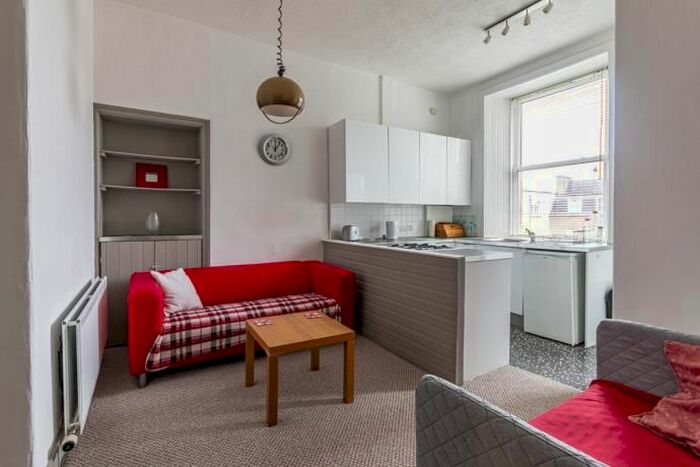 2 Bedroom Flat To Rent In Blackwood Crescent, Edinburgh, EH9