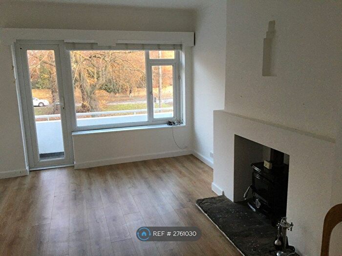 2 Bedroom Flat To Rent In Otley Road, Leeds, LS16