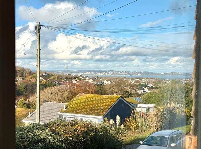 2 Bedroom Flat For Sale In Ocean View Crescent, Brixham, TQ5
