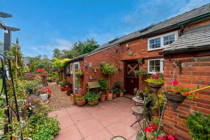 3 Bedroom Barn Conversion For Sale In Daventry Road Barby Rugby, West Northamptonshire, CV23