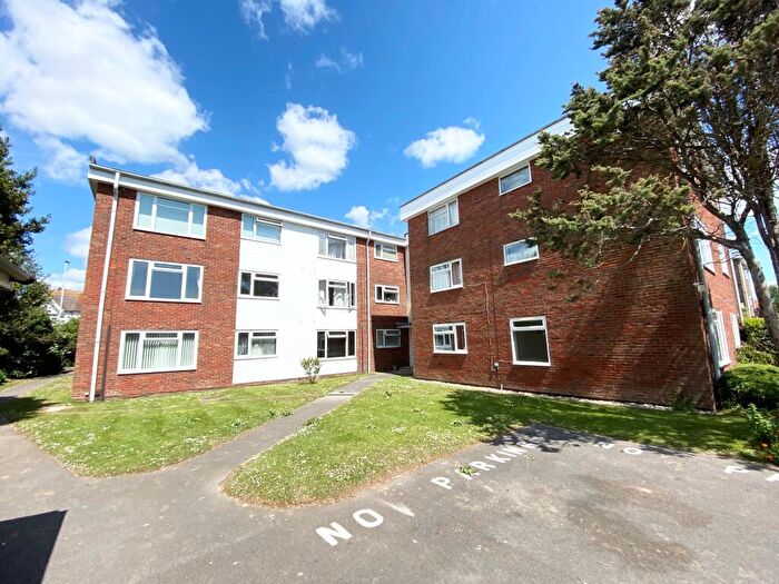 2 Bedroom Apartment To Rent In Seaview Court, BN11