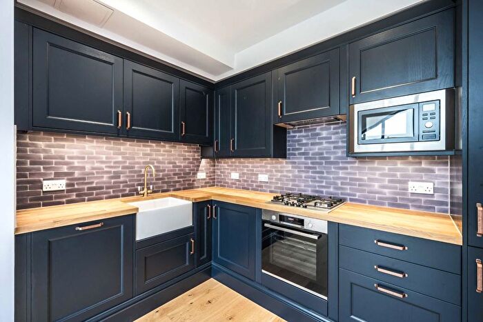 4 Bedroom Property To Rent In Cleveland Gardens, London, SW13