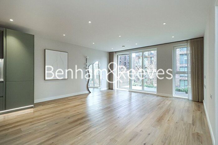 1 Bedroom Flat To Rent In Greenleaf Walk, Southall, UB1