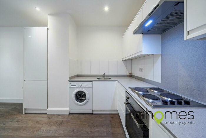 2 Bedroom Apartment To Rent In Key Point, Potters Bar, EN6