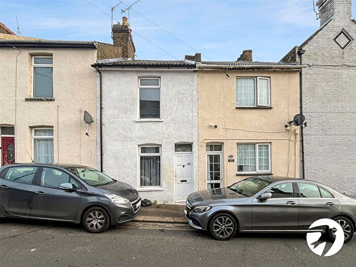 3 Bedroom Terraced House To Rent In Wykeham Street, Rochester, Kent, ME2