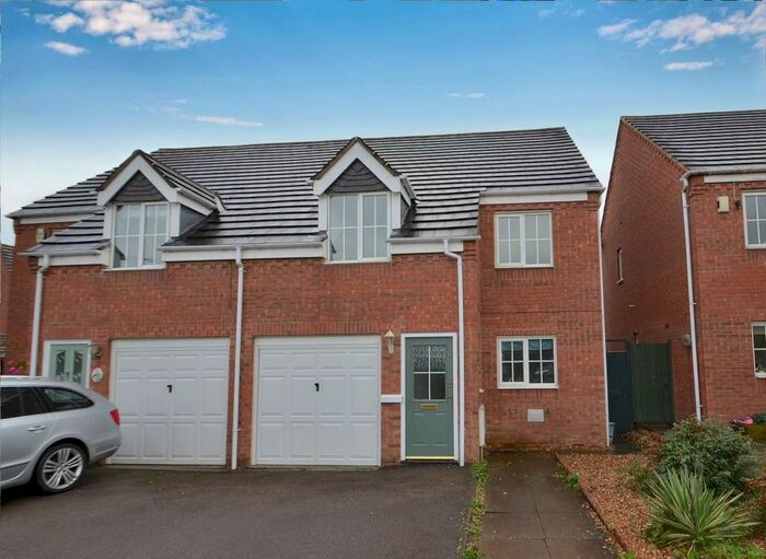 3 Bedroom End Of Terrace House To Rent In Wheelwrights Way, Old Stratford, MK19