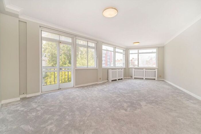2 Bedroom Flat To Rent In Deanery Street, Mayfair, W1K