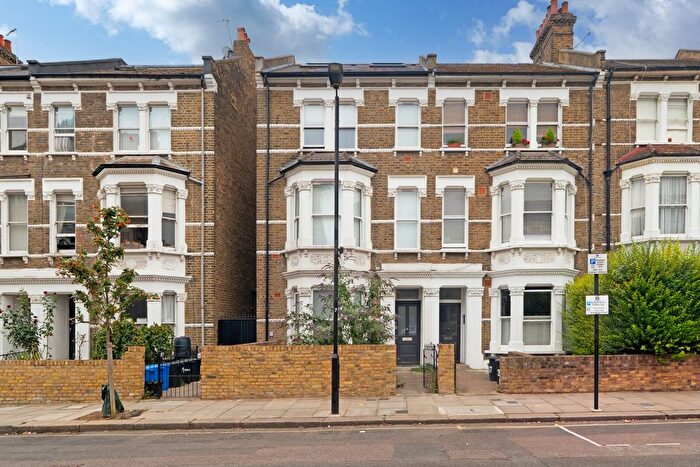 2 Bedroom Flat For Sale In Croxley Road, Queens Park, London, W9