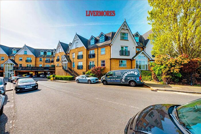 1 Bedroom Flat For Sale In Tanners Close, Crayford, DA1