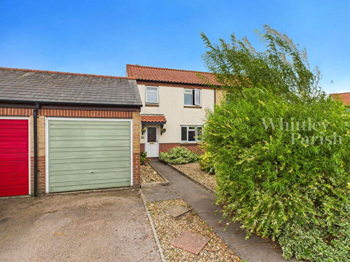3 Bedroom Semi-Detached House For Sale In Burns Close, Yaxley, IP23