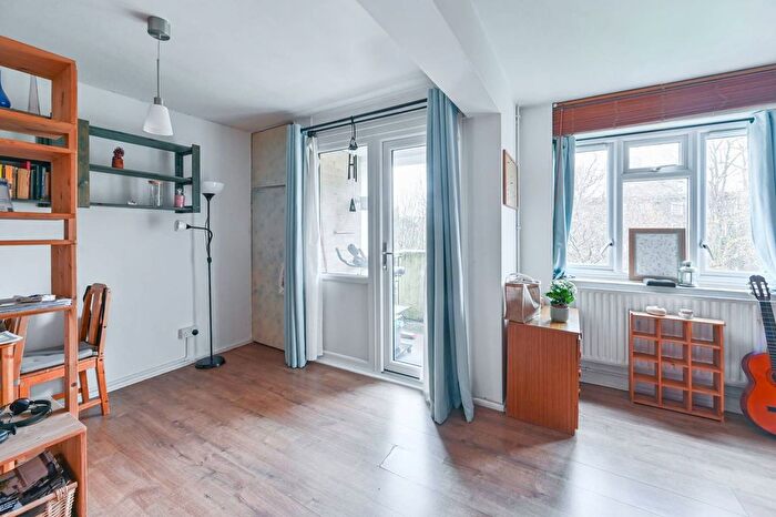 3 Bedroom Flat For Sale In Opal Street, Kennington, London, SE11