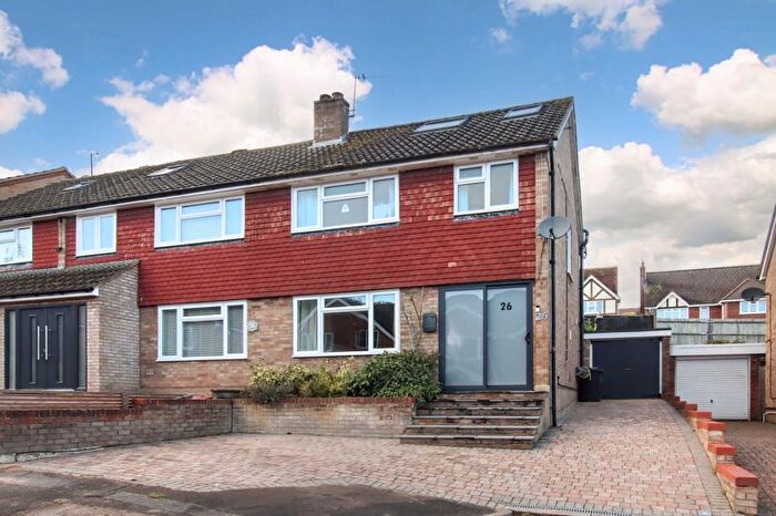 4 Bedroom Semi-Detached House For Sale In Cobbetts Ride, Tring, HP23