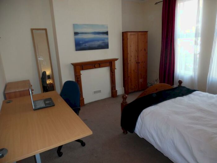 5 Bedroom Terraced House To Rent In St Pauls Road, Semilong, NN2