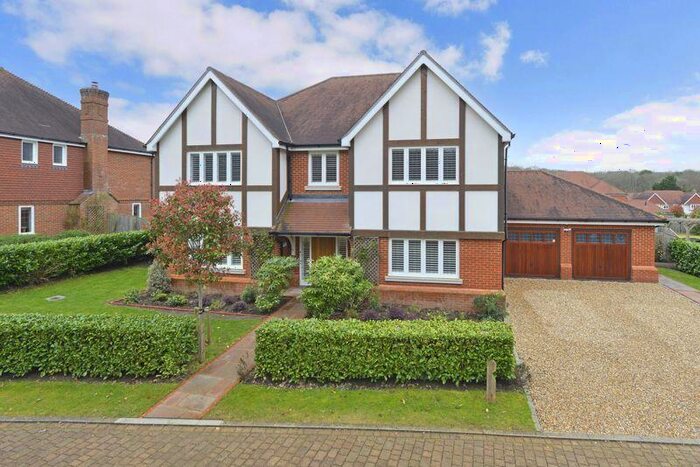 5 Bedroom Detached House For Sale In Bracken Lane, Cranleigh, GU6