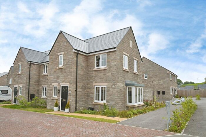 3 Bedroom Semi-Detached House For Sale In Hardwick Road, Buxton, Derbyshire, SK17