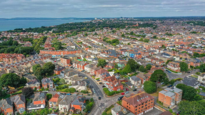 2 Bedroom Flat To Rent In Beresford Road, Bournemouth, BH6