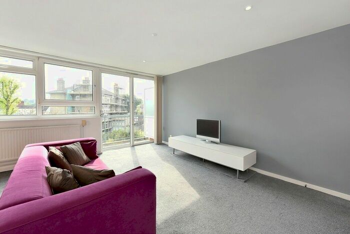 2 Bedroom Flat To Rent In Viewfield Road, Putney, SW18