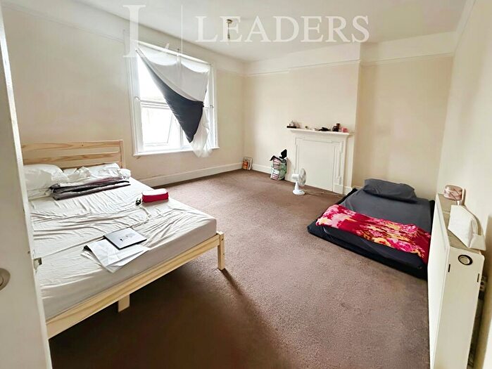 2 Bedroom Apartment To Rent In London Road, PO21