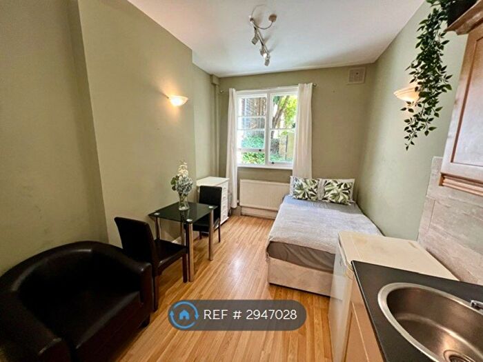 Studio To Rent In St. Stephens Gardens, London, W2