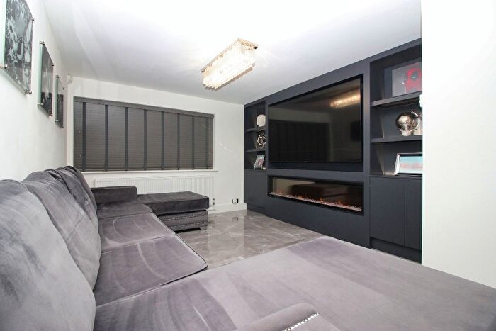 3 Bedroom Terraced House For Sale In Church Road, West Kingsdown, TN15